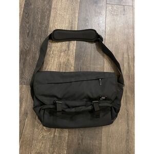 Nike Sportswear Big Messenger Bag Nylon/Poly Laptop School Work Gorpcore Cordura